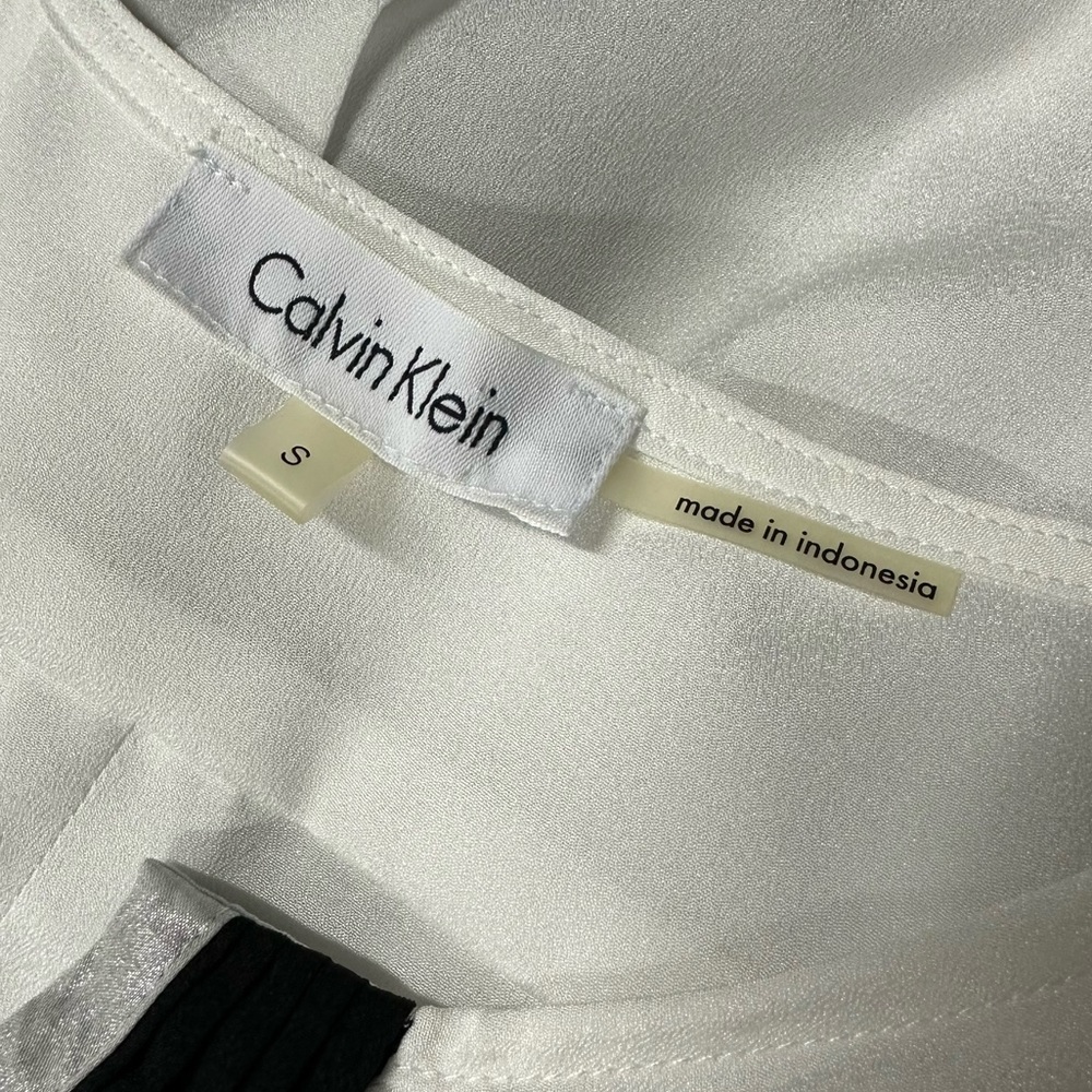 Calvin Klein White Black Silver Sleeveless Split Neck Blouse Womens Small - Picture 7 of 8